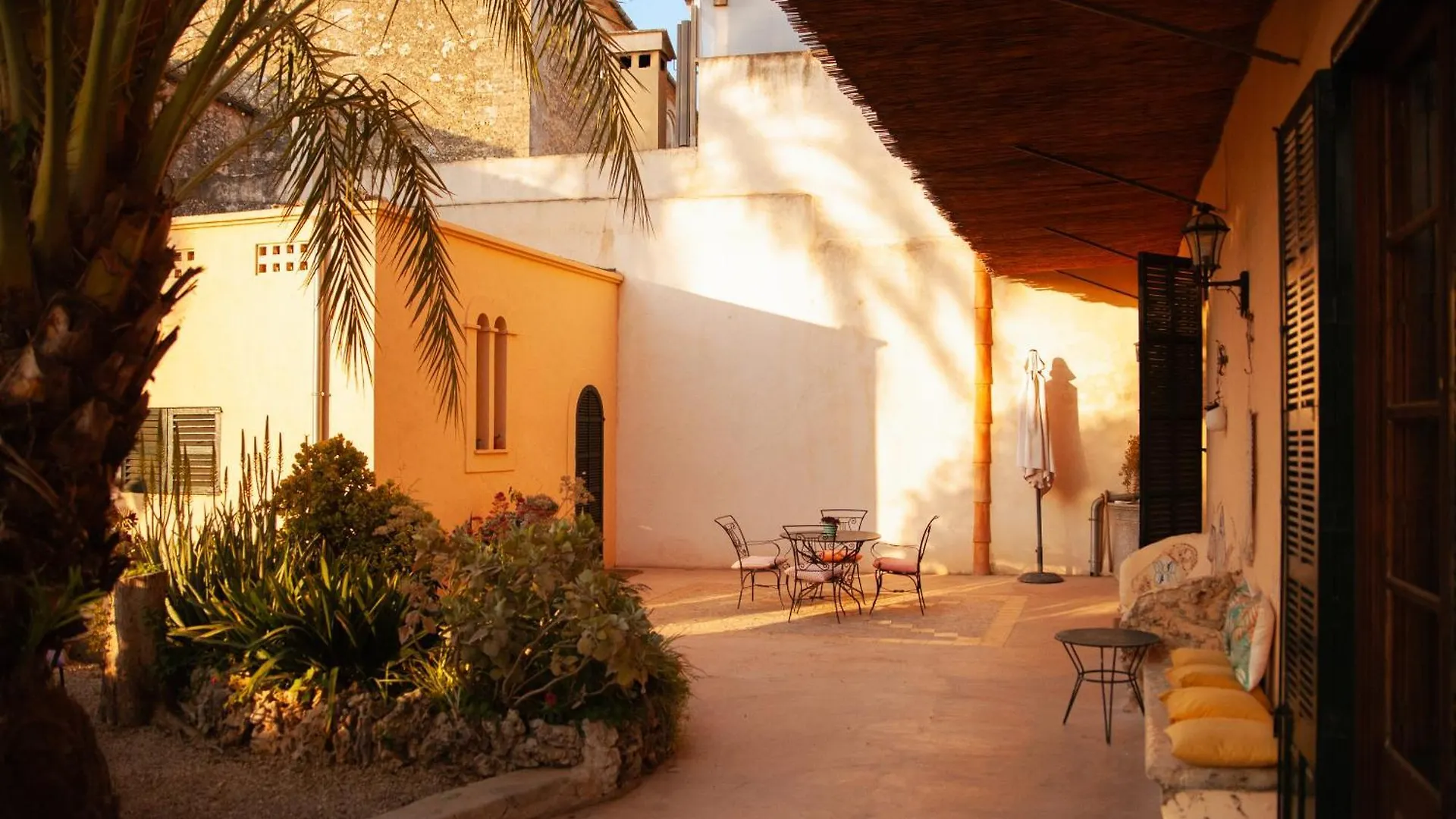 Casa Mona Turismo De Interior Guest House Llubi Country house